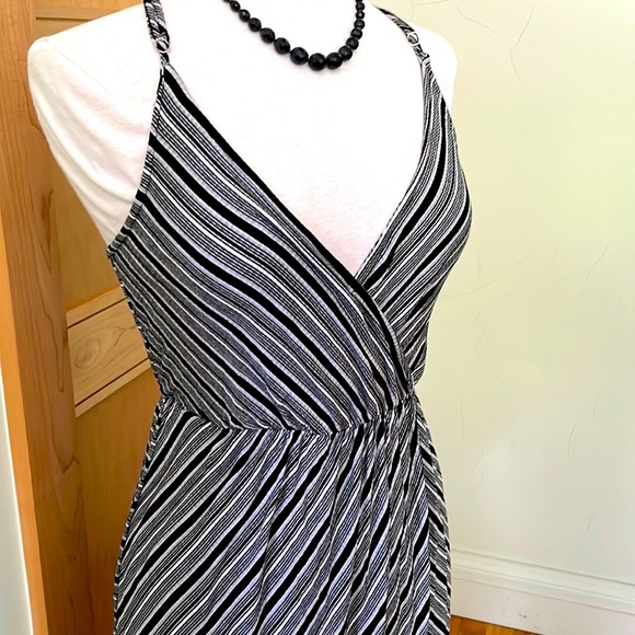 🇺🇸  Lush Sleeveless Black White and Grey Striped Maxi Dress, Size S - Picture 10 of 16
